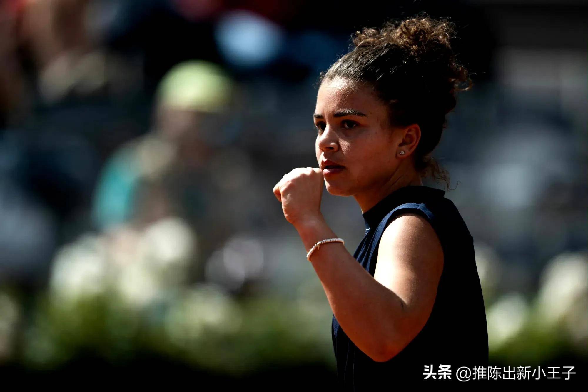 包含罗马主场大获全胜，球员表现火爆的词条