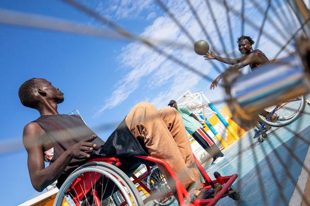 非洲篮球队在比赛中异军突起