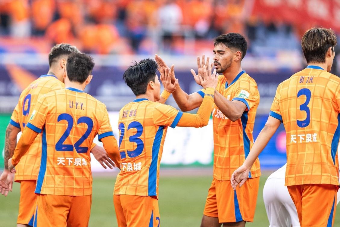 鲁能客场大胜恒大，展现强大实力的简单介绍