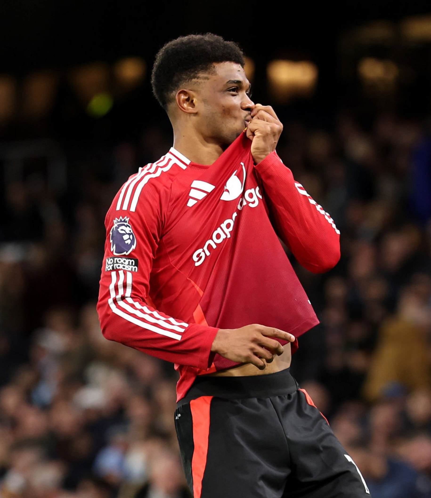 曼市德比激战险胜，蓄势欲夺英超冠军