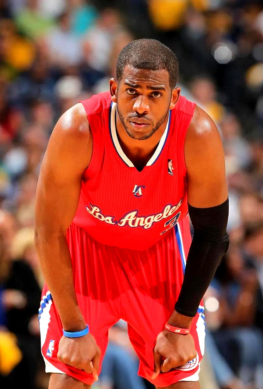 保罗高效发挥，率队轻松获胜