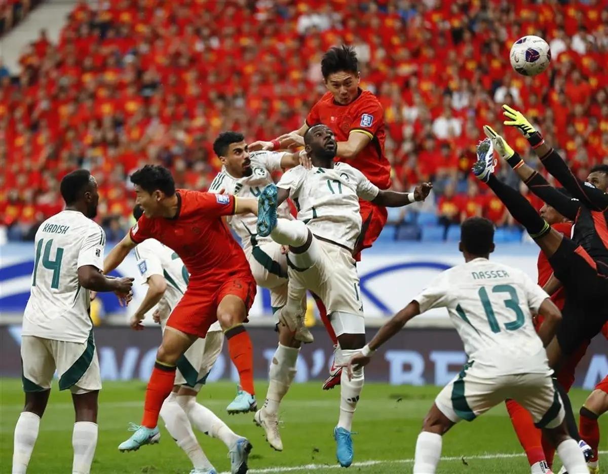 包含亚洲俱乐部足球强队之间的对决引人瞩目的词条