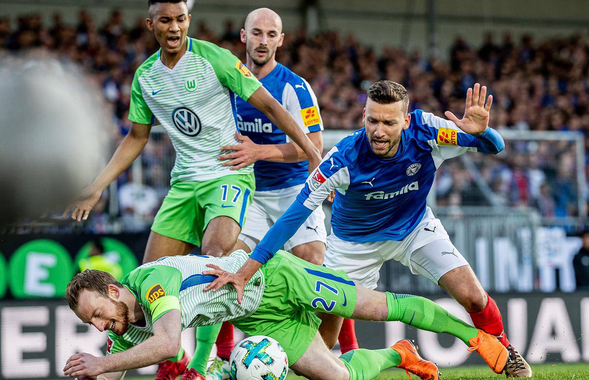 埃弗顿客场不敌对手，阵容失去状态