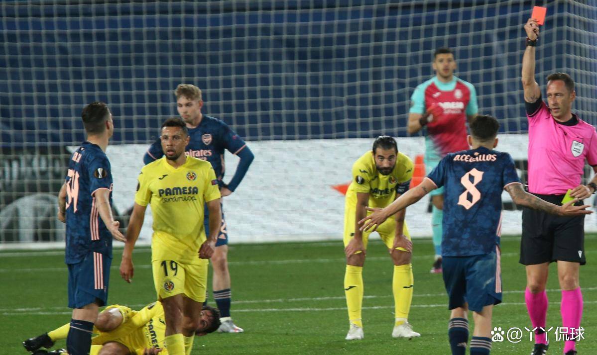 比利亚雷亚尔攻势猛烈，球迷热情高涨