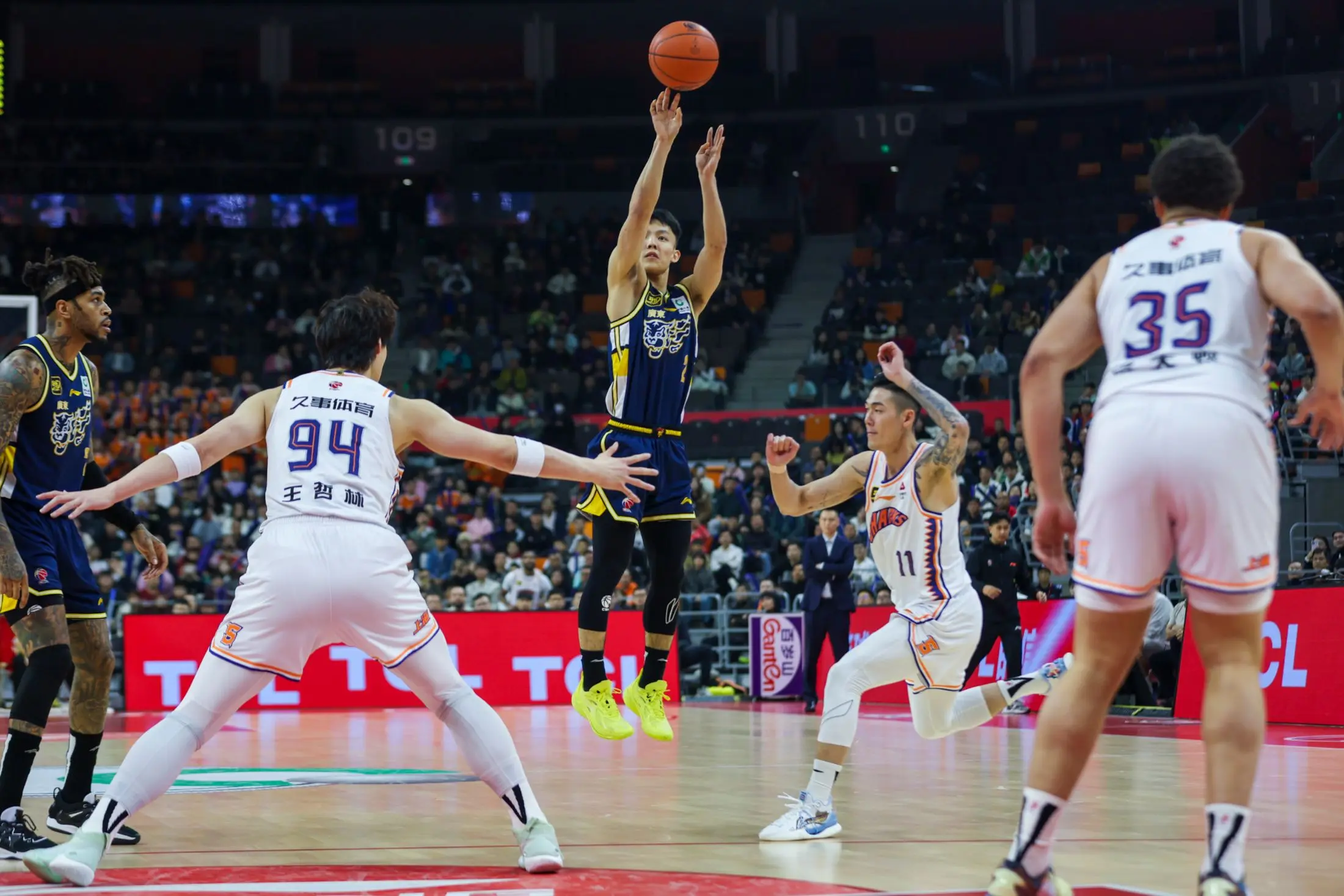 球队实力悬殊，大比分战胜对手取得胜利的简单介绍