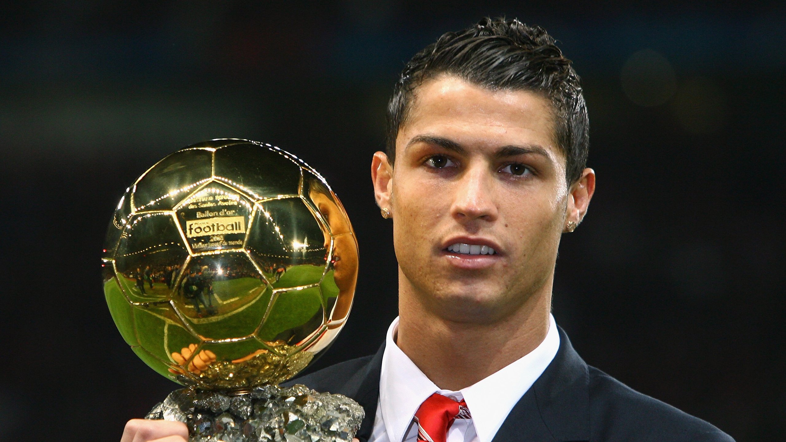 欧冠半决赛之夜，哈利伯顿足球场上的跨界魔法